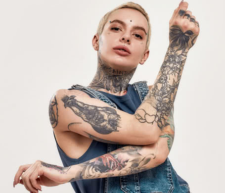 Women Modelling - Senior Models Petite & Plus Size Models & Tall Women